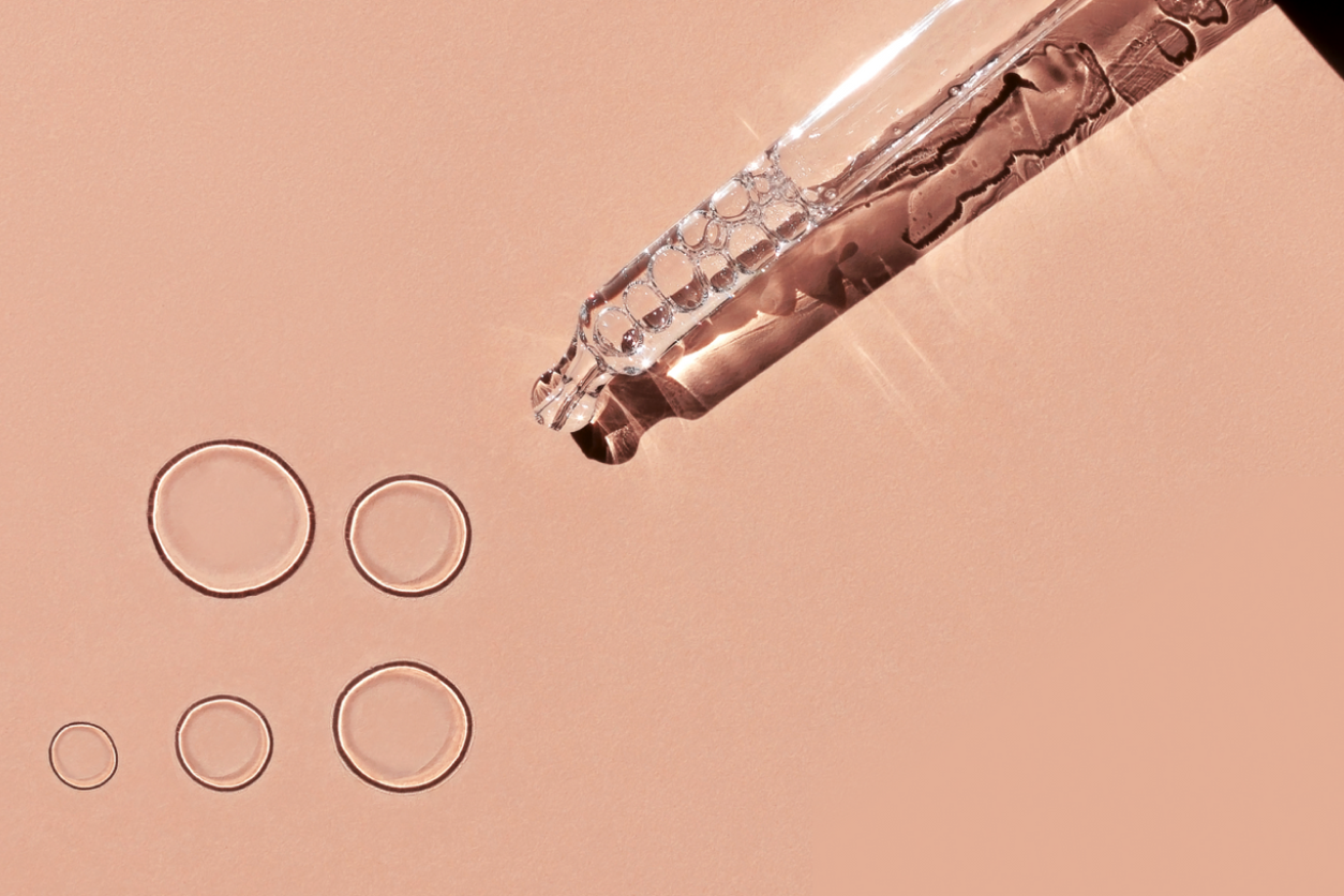 The Ultimate Guide to Retinol: How to Look Younger and Eliminate Wrinkles and Acne